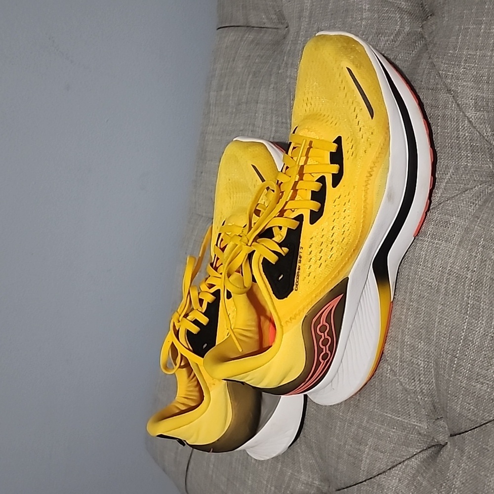 Mens Saucony Endorphin with Speedroll